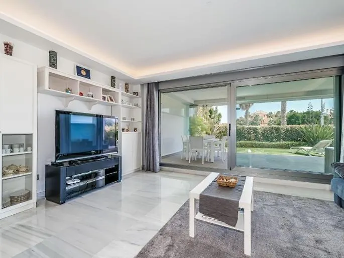 Lujoso Apartamento Con Piscina Comunitaria En La Costa Del Sol Apartment Marbella Spain